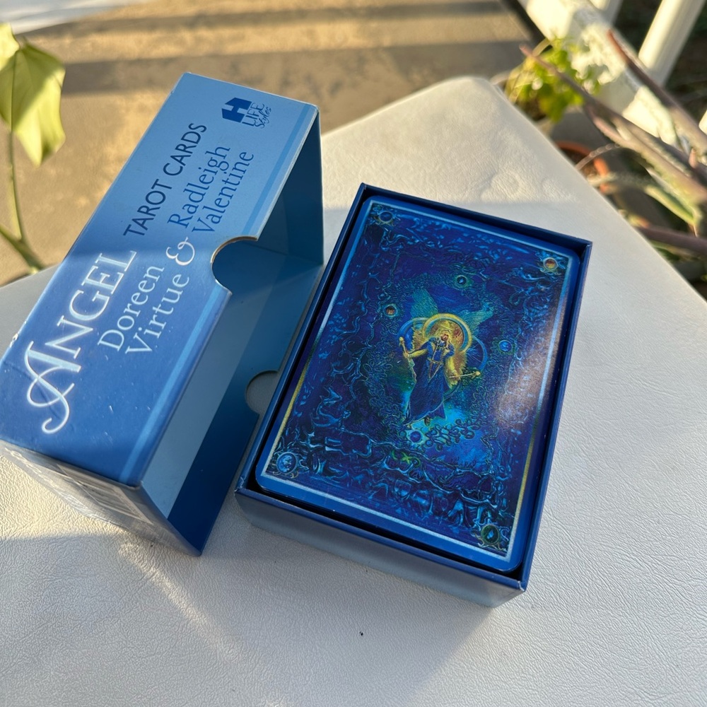 Angel Tarot Cards by Doreen Virtue - Picture 3 of 5
